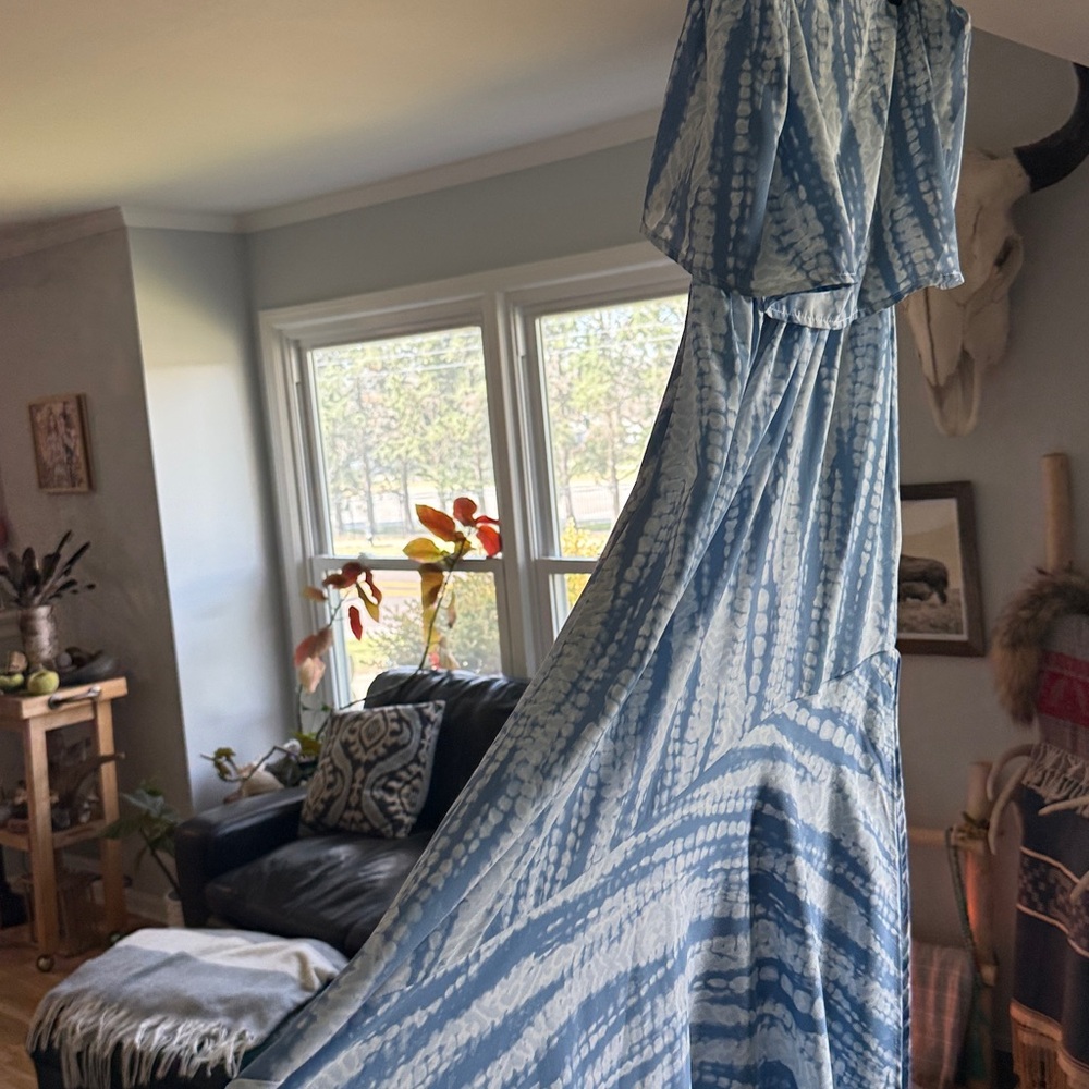 VICI Light Blue Tie-Dye Maxi Dress never worn - too long for my body! Small - Picture 5 of 6